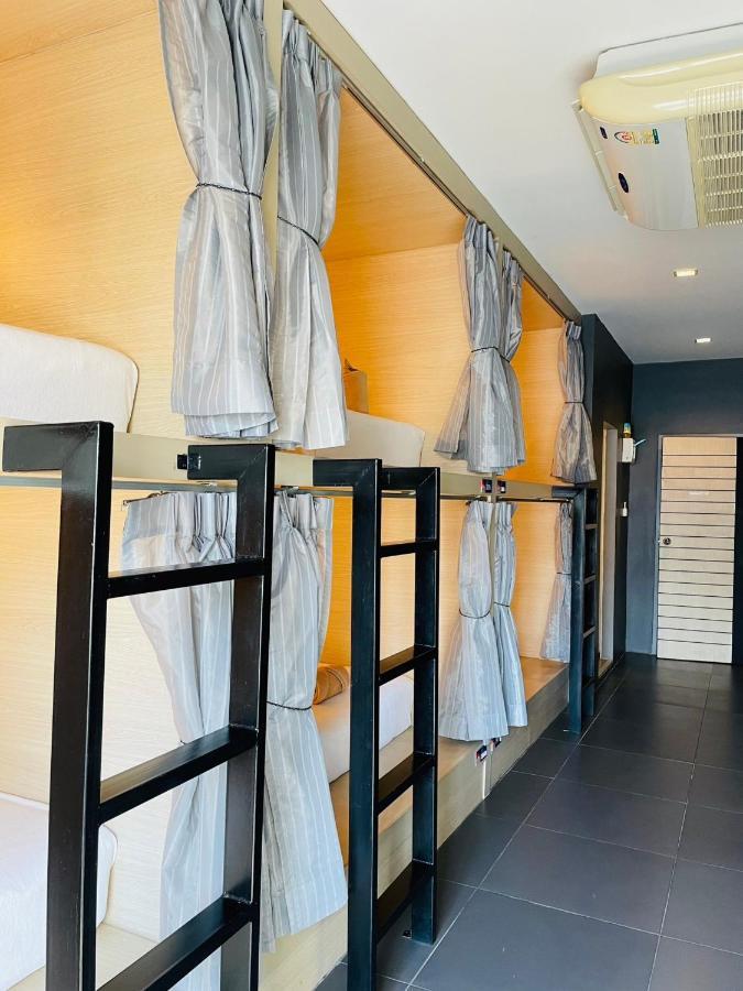 Hostel Rabbitel Phuket Exteriér fotografie