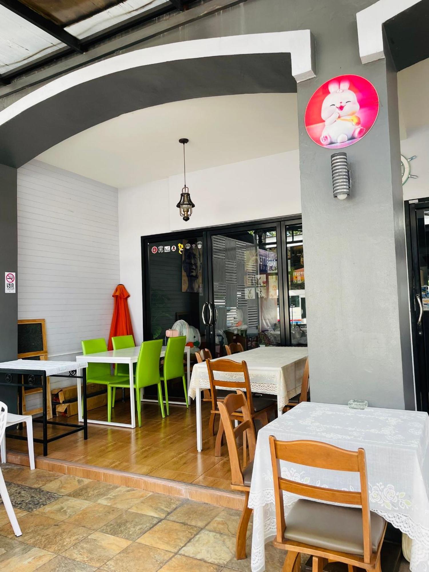 Hostel Rabbitel Phuket Exteriér fotografie
