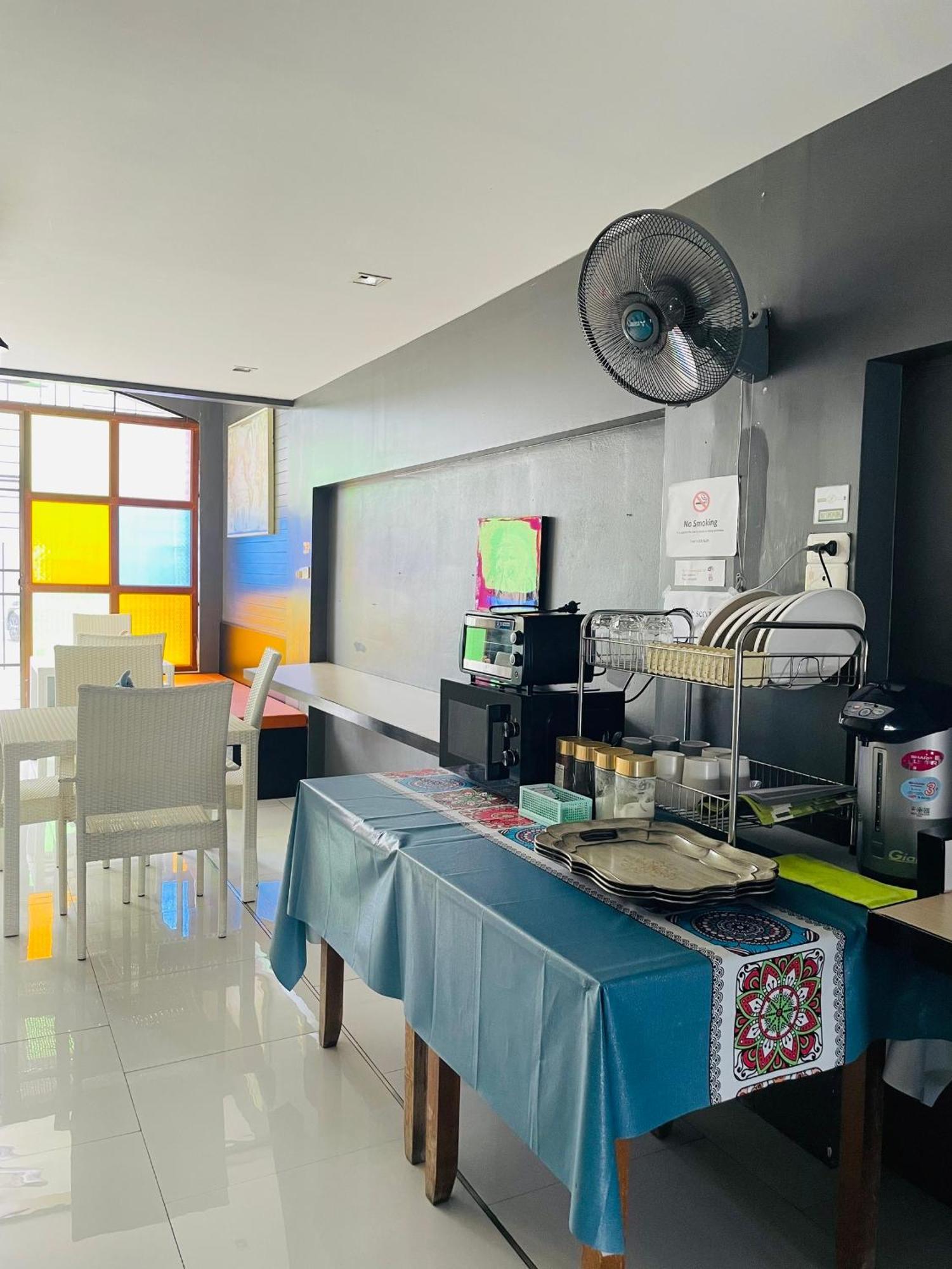 Hostel Rabbitel Phuket Exteriér fotografie